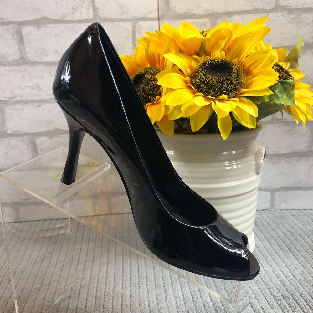 Arturo Chiang Black Leather Peep Toe Pumps 7.5M